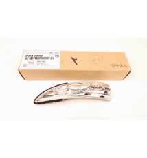 KIERUNKOWSKAZ W LUSTERKU...